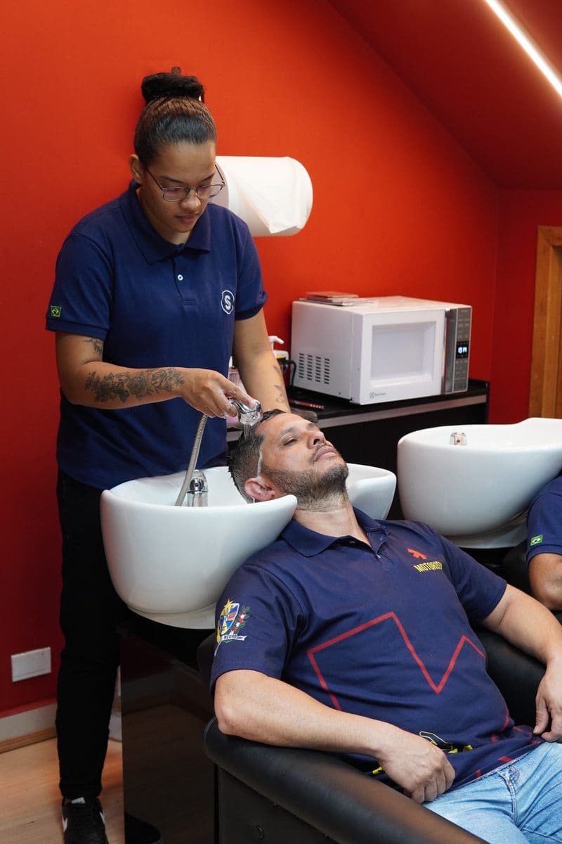 Lavagem e tratamento capilar na Sport Cortes Barbearia